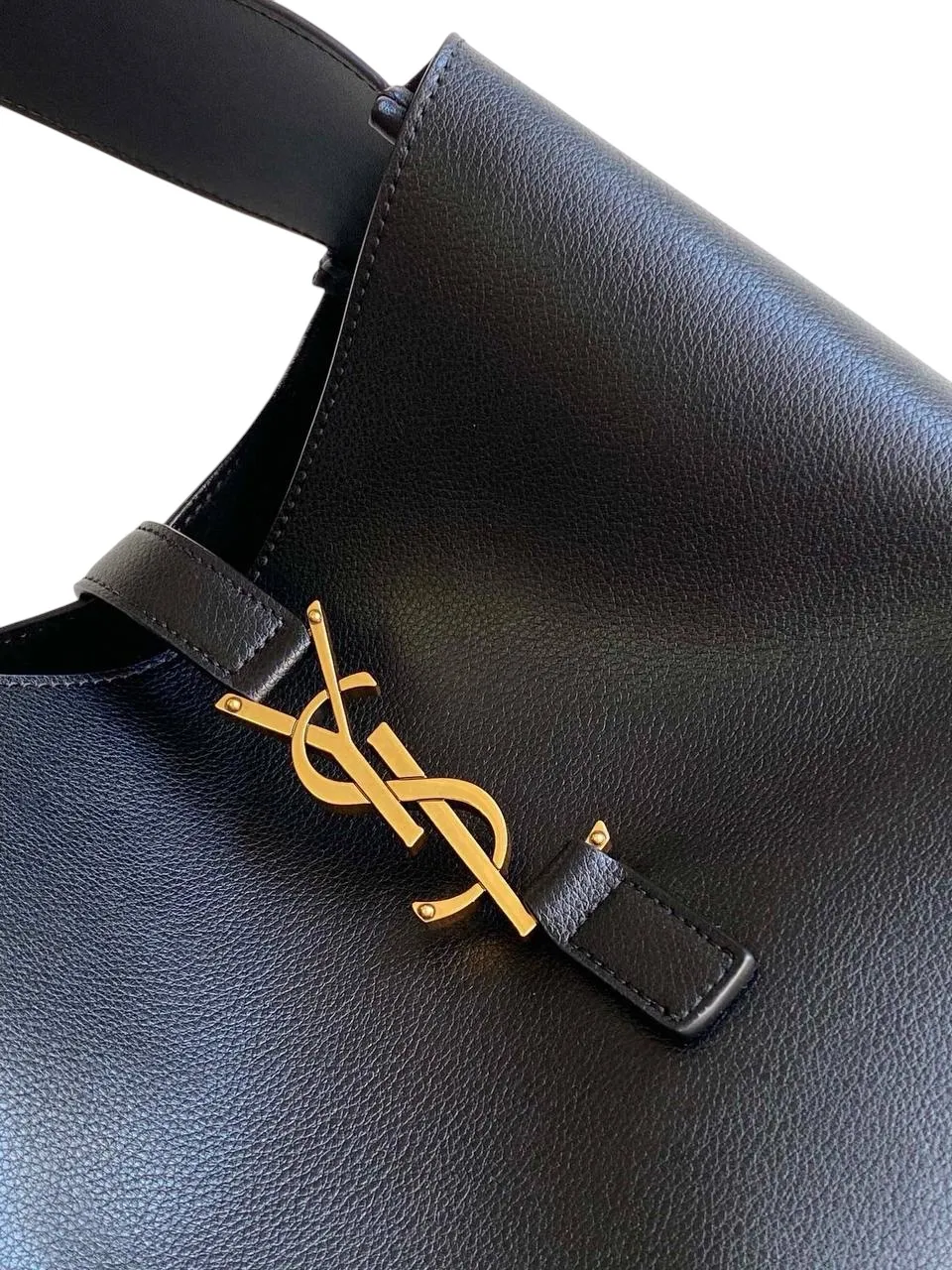 Bolso flexible large de piel granulada - Image 2