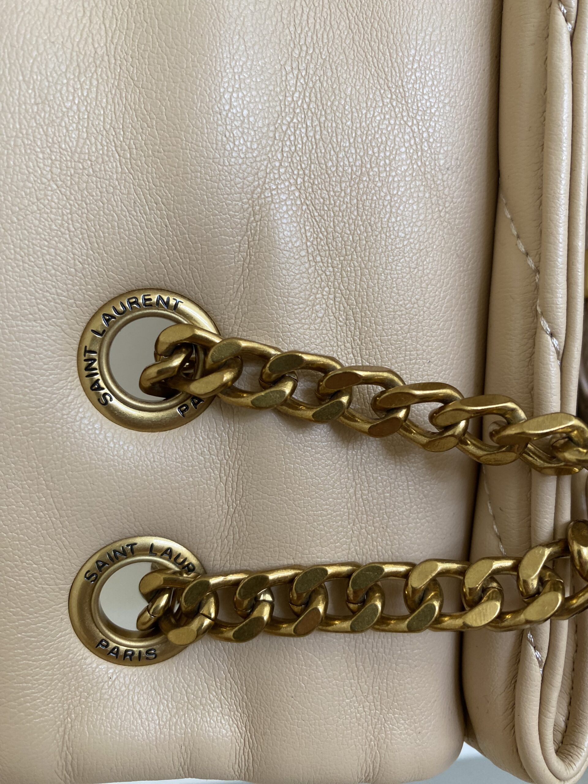 Bolso Puffer acolchonado beige - Image 4