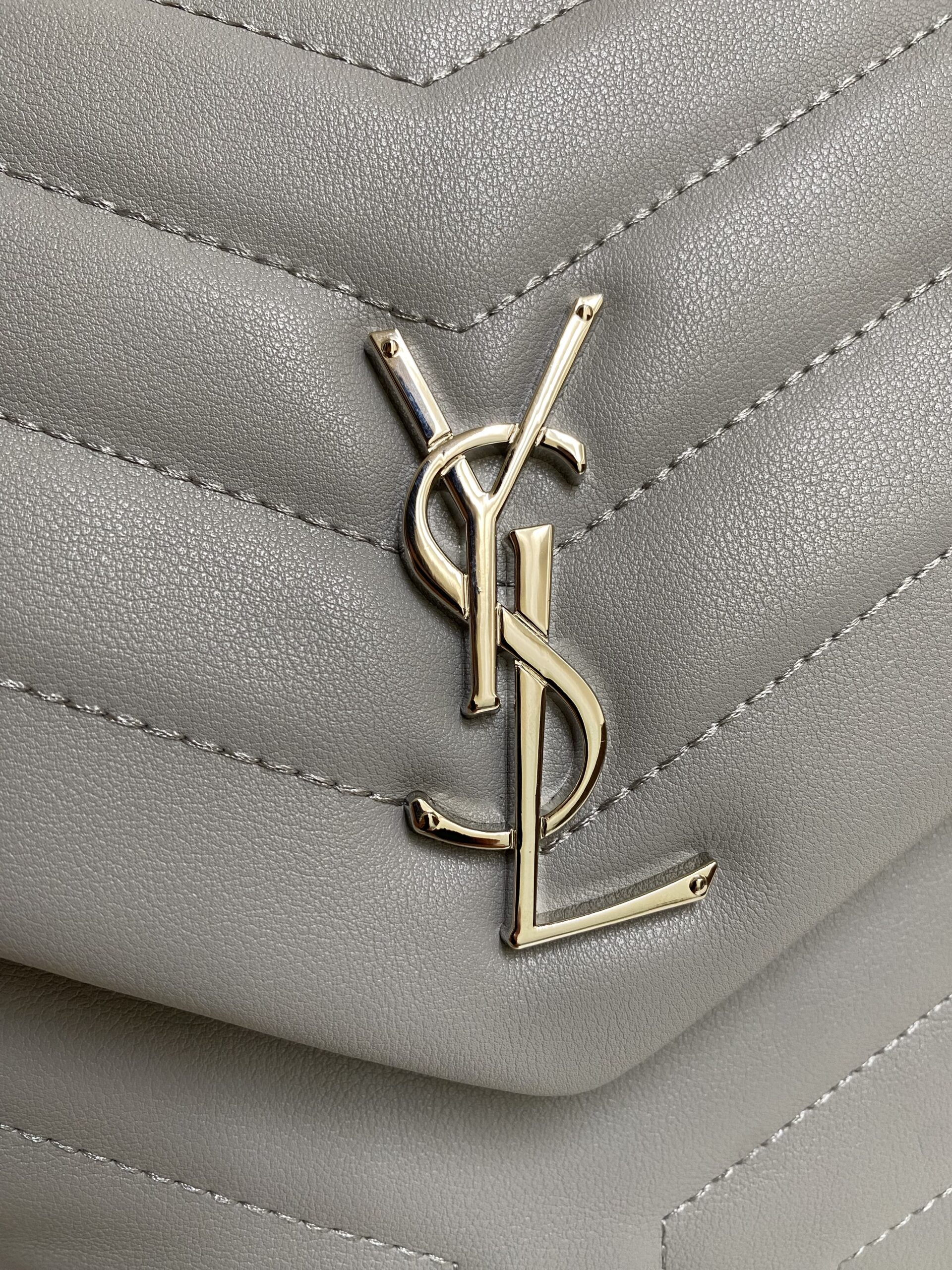 Bolso Puffer mediano gris - Image 4